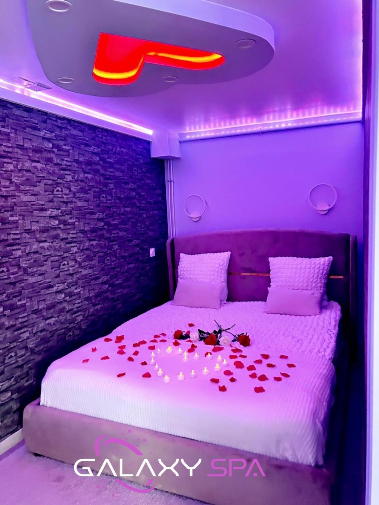 Galaxy Spa - Suite Mercure Jacuzzi Privatif Champigneulles エクステリア 写真
