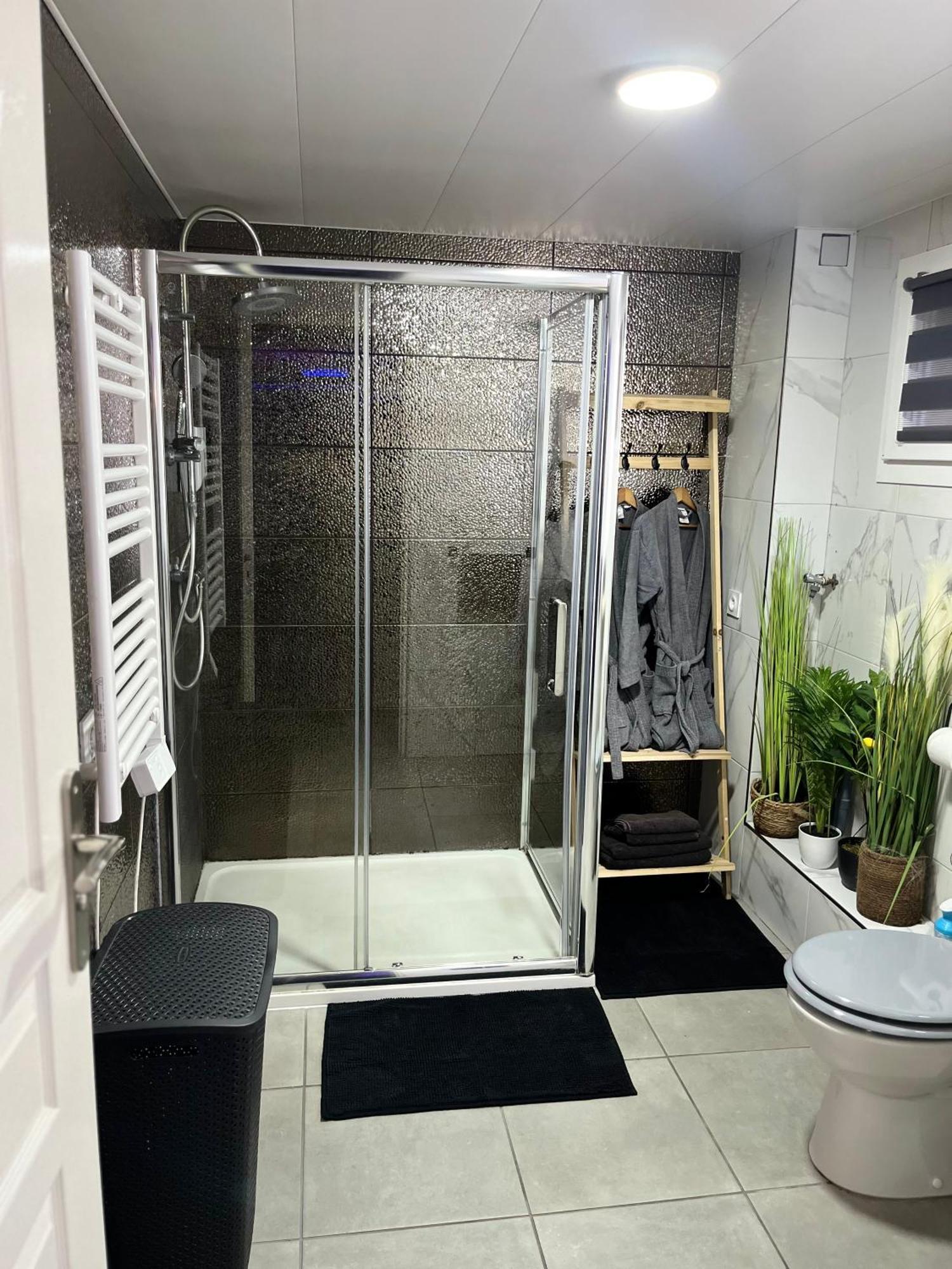 Galaxy Spa - Suite Mercure Jacuzzi Privatif Champigneulles エクステリア 写真